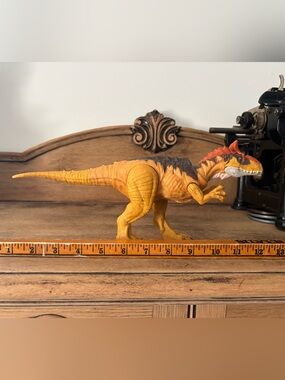 Jurassic World Sound Strike Cryolophosaurus